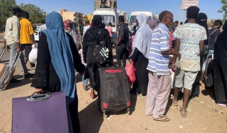 لاجئون سودانيون